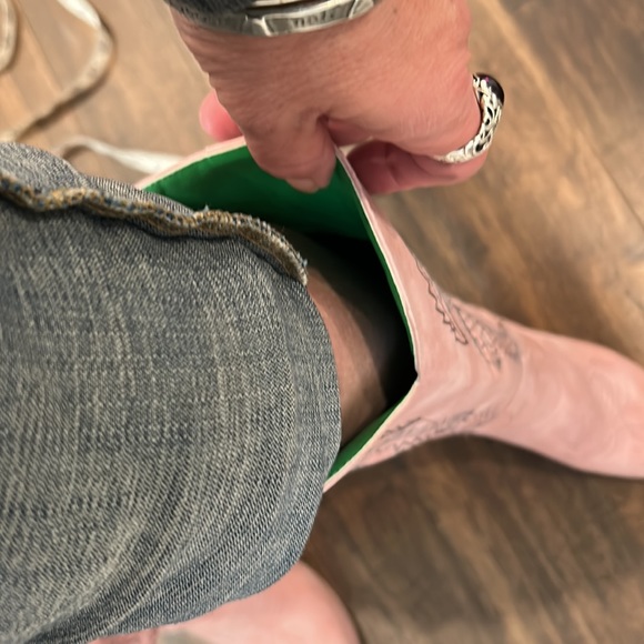 Pink Western-Style Women's Boots - Picture 16 of 16